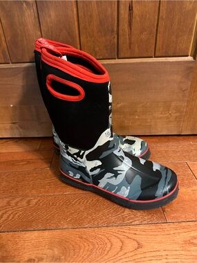 DSG Kids Black, Gray & Red Camouflage Waterproof Rain Boots